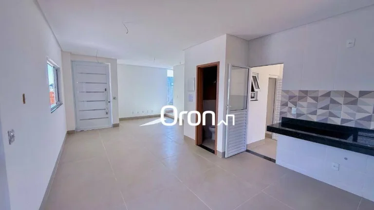 Imagem Sobrado à venda, 138 m² por R$ 650.000,00 - Chácara São Pedro - Aparecida de Goiânia/GO