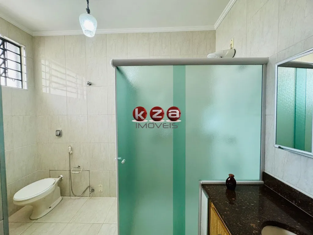 Imagem Imperdível Casa Comercial à Venda em Valinhos-SP, Bairro Jardim Bela Vista! 3 Quartos, 2 Suítes, 2 Salas, 4 Banheiros, 4 Vagas, 230m²!