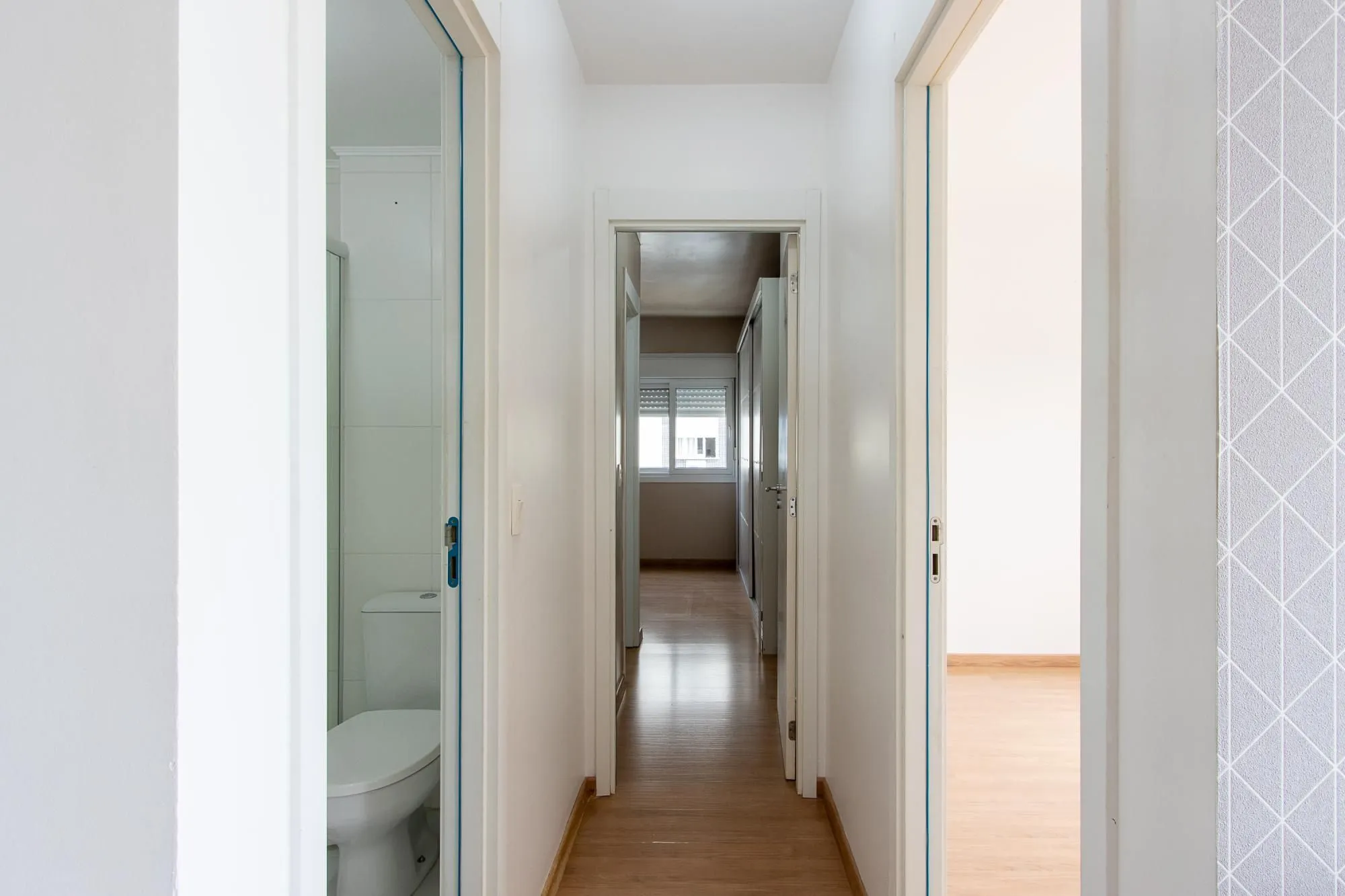 Imagem Apartamento de 2 dormitórios com suíte, churrasqueira e infraestrutura completa na Zona Sul de Porto Alegre.