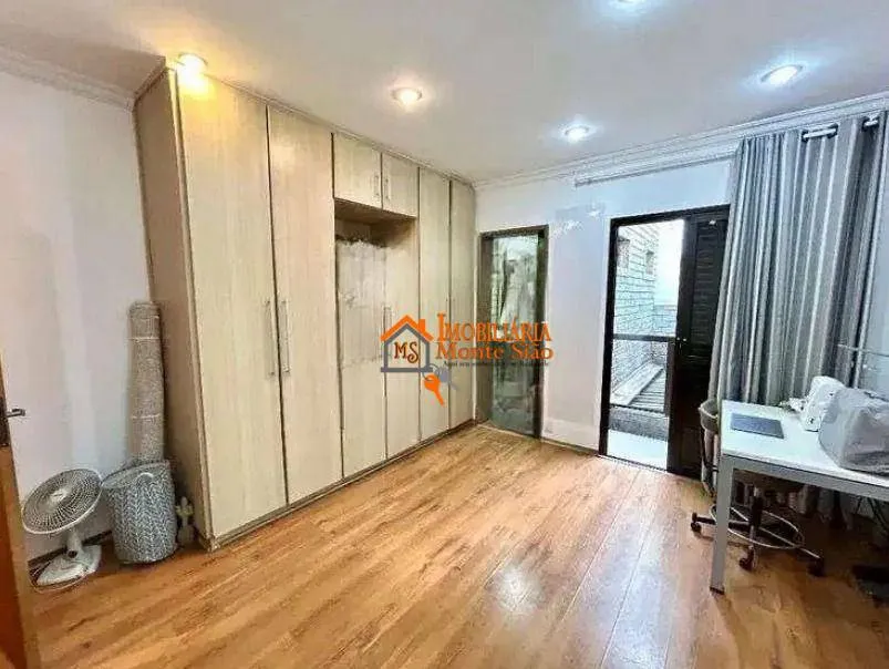 Imagem Sobrado com 3 dormitórios à venda, 250 m² por R$ 901.000 - Picanço - Guarulhos/SP
