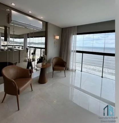 Imagem Apartamento Frente Mar, Semi mobiliado, 04 suítes, 04 vagas, Meia Praia em Itapema - SC