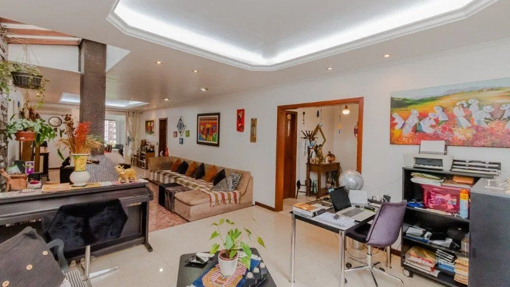 Imagem Casa 394m², 4 dormitórios, 4 vagas no bairro Cristo Redentor