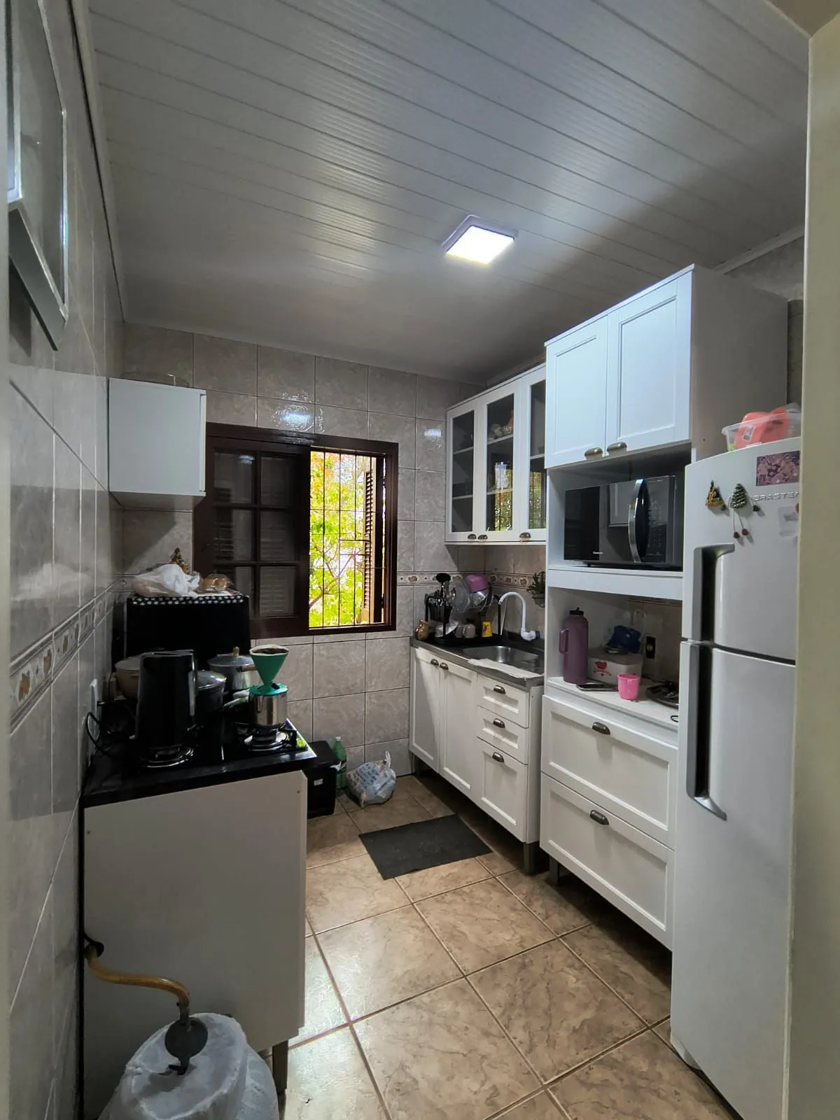 Imagem Casa de esquina com 3 dormitórios no bairro Campo Novo
