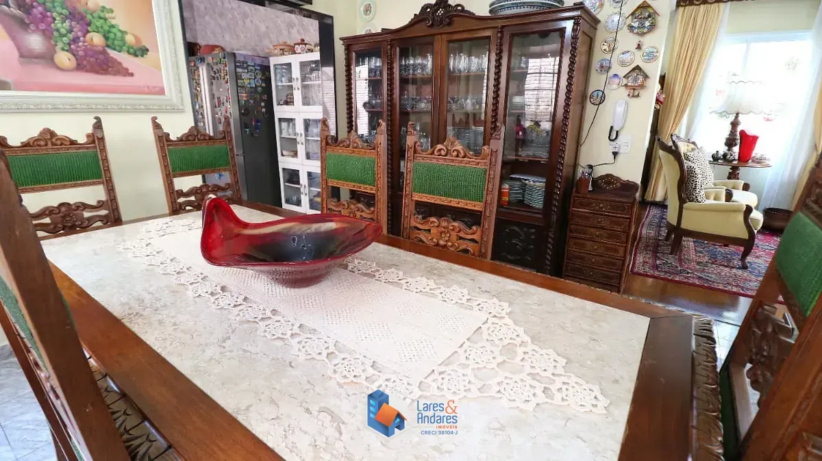 Imagem Sobrado para venda em Santo Amaro com 3 quartos, sendo 3 suítes, 283.79m²