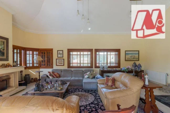 Imagem No Partenon, casa de 740m,² 4 suites. piscina
