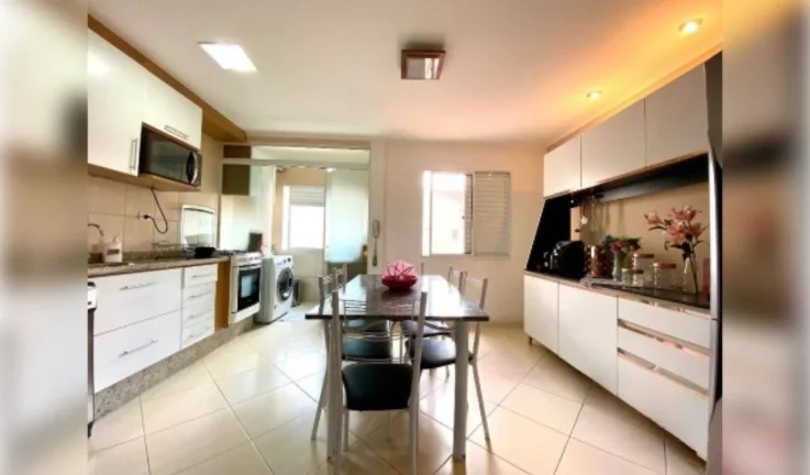 Imagem VENDE-SE LINDA CASA TRIPLEX DE 153M², 4 DORMITÓRIOS, EM EXCELENTE CONDOMÍNIO FECHADO!