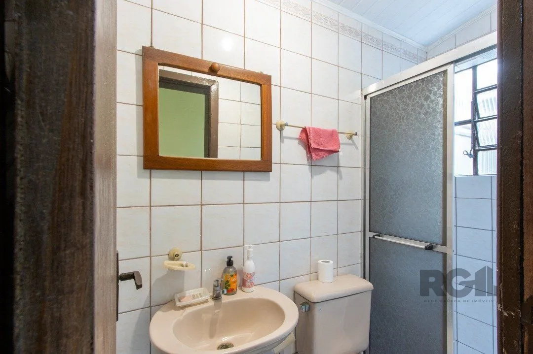 Imagem Casa térrea, 3 quartos, 2 banheiros, com pátio no Bairro Cavalhada