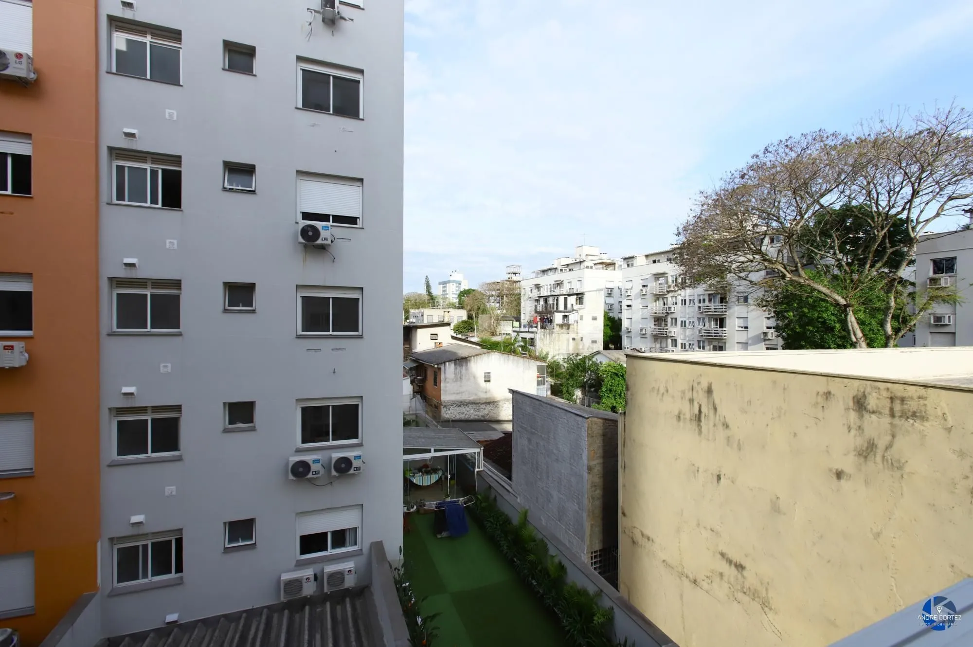 Imagem Apartamento 1 dormitório, 54 metros privativos semi mobiliado, elevadores
