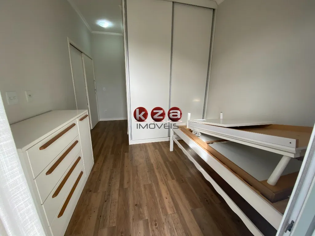 Imagem Lindo imóvel à venda em Valinhos-SP: Casa com 3 quartos, 3 suítes, 2 salas, 5 banheiros, 4 vagas de garagem e 259,29m² de área.