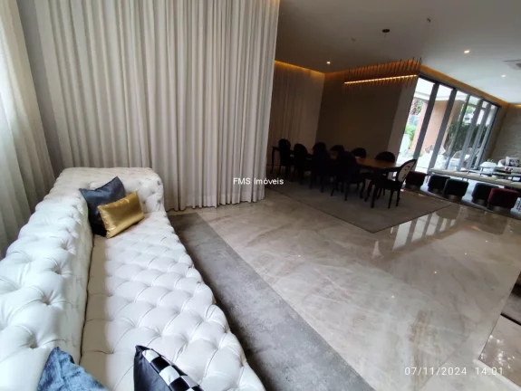 Imagem Apartamento com 244m² em Moema encontre o maior estoque Cyrela na Zona Sul! Explore em www.fmsimoveis.com.br
