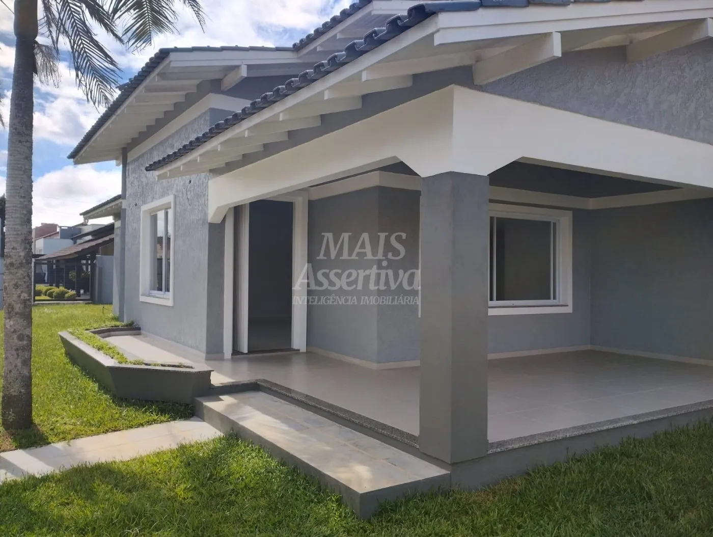 Imagem Excelente casa a venda em Tramandaí - 3 dormitórios, 2 vagas de garagem