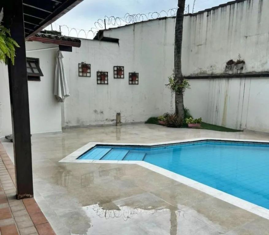 Imagem CASA COM 280,00 m² - CANTO DO FORTE - PRAIA GRANDE SP