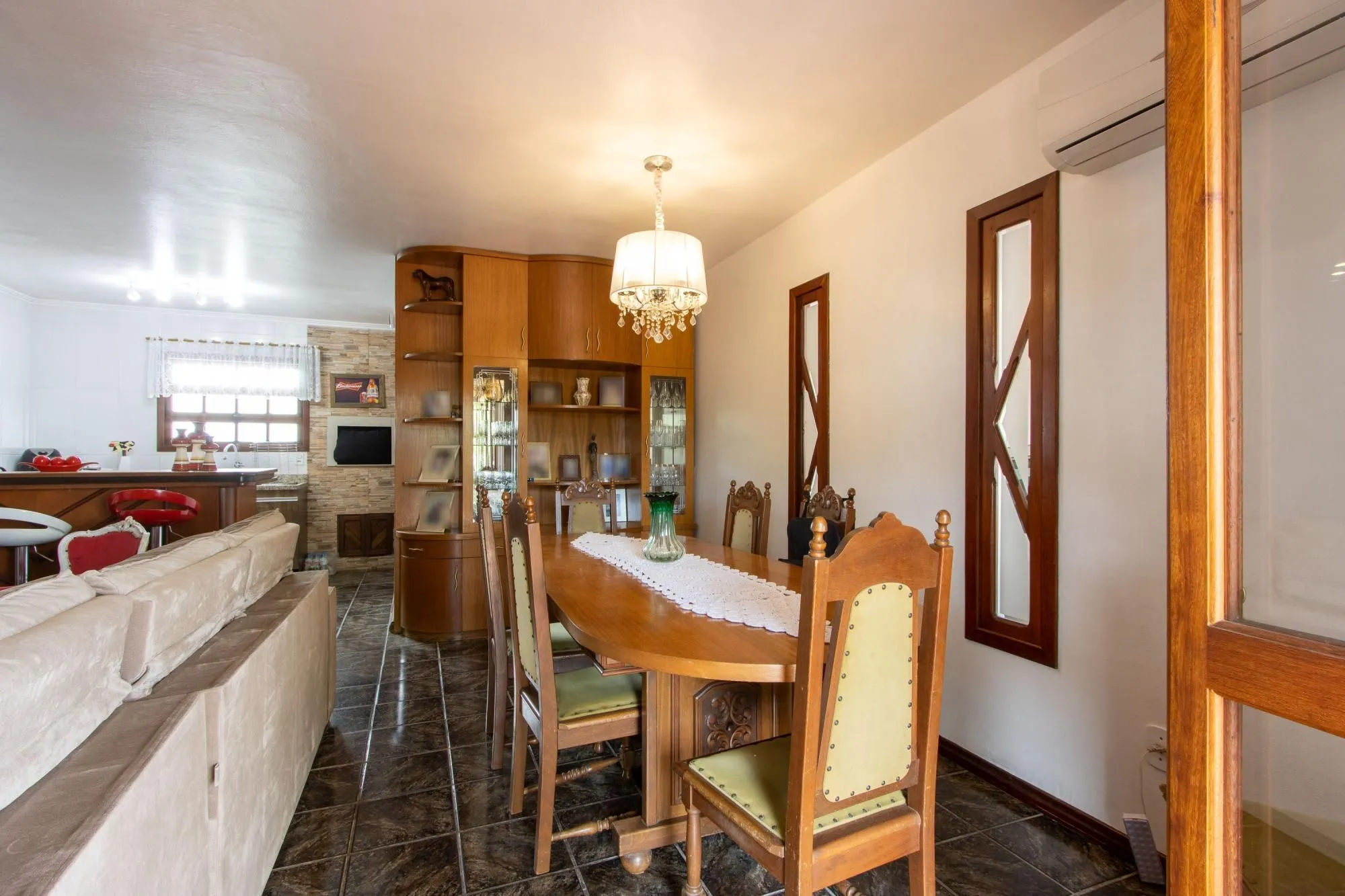 Imagem Casa em Vila Nova, Porto Alegre! Com 160m² de área privativa e um total de 899m²