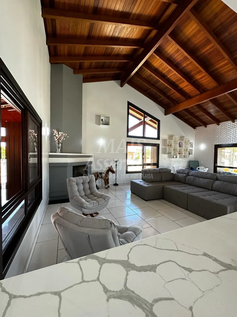 Imagem Casa 05 dormitórios para venda em Xangrilá
