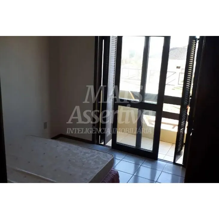 Imagem Imbé RS
Apenas R$ 490.000,00
Sensacional casa/sobrado de veraneio, terreno fechado, portões,  ...