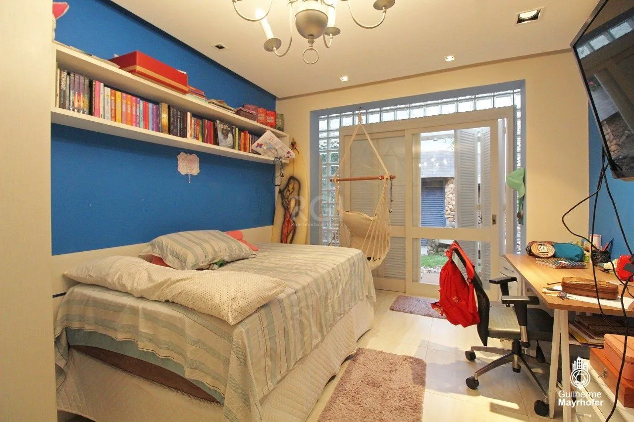 Imagem Casa para Venda - 650m², 4 dormitórios, sendo 3 suites, 4 vagas - Chácara das Pedras
