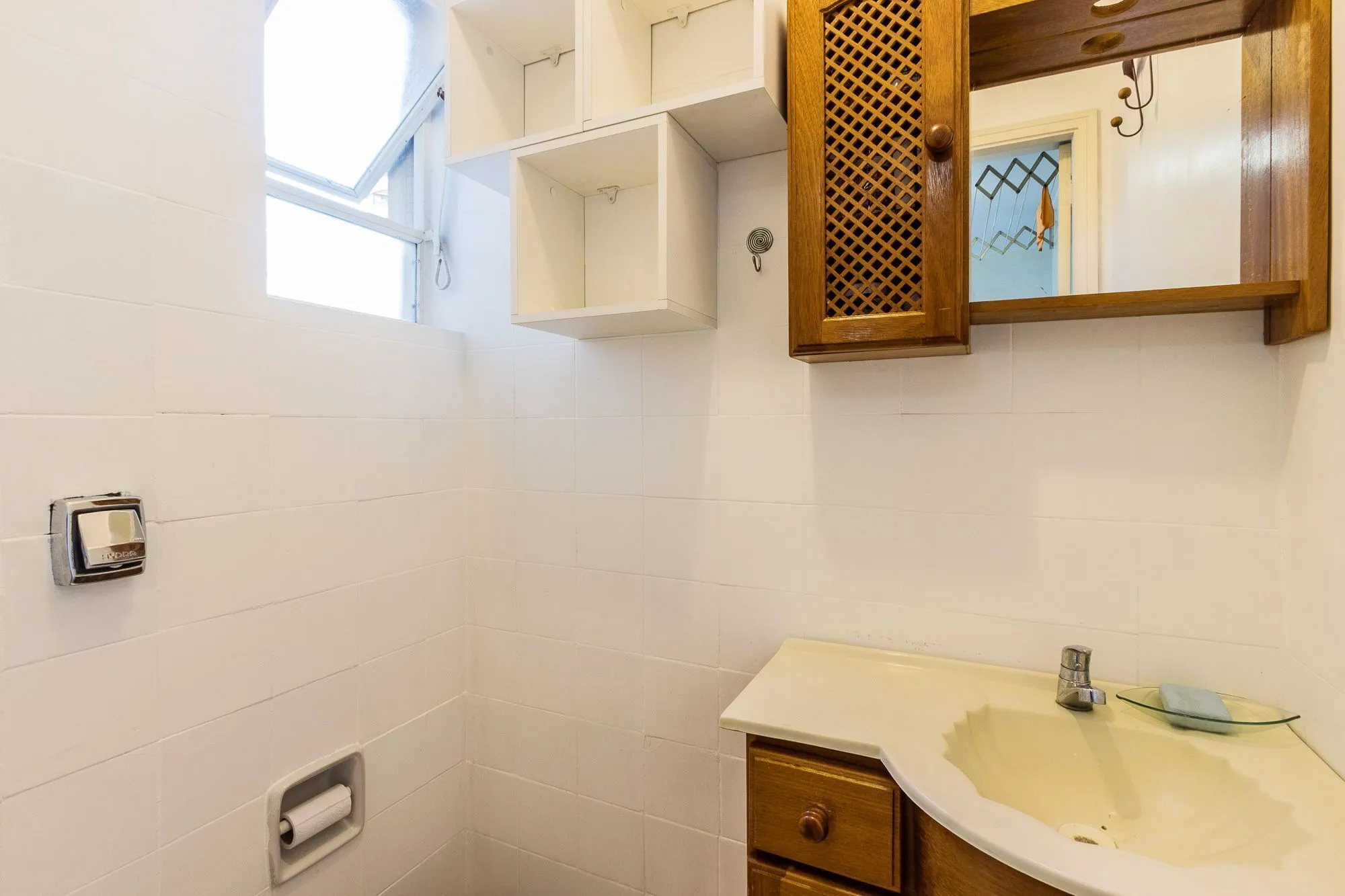 Imagem Oportunidade única: Apartamento com dois dormitórios e vaga de garagem à venda no coração do Bairro Higienópolis!
