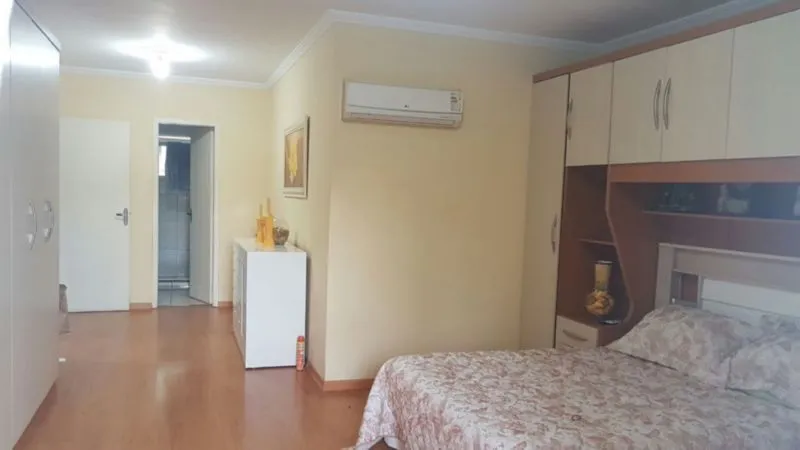 Imagem Casa para Venda - 165.52m², 3 dormitórios, sendo 1 suites, 2 vagas - Sarandí