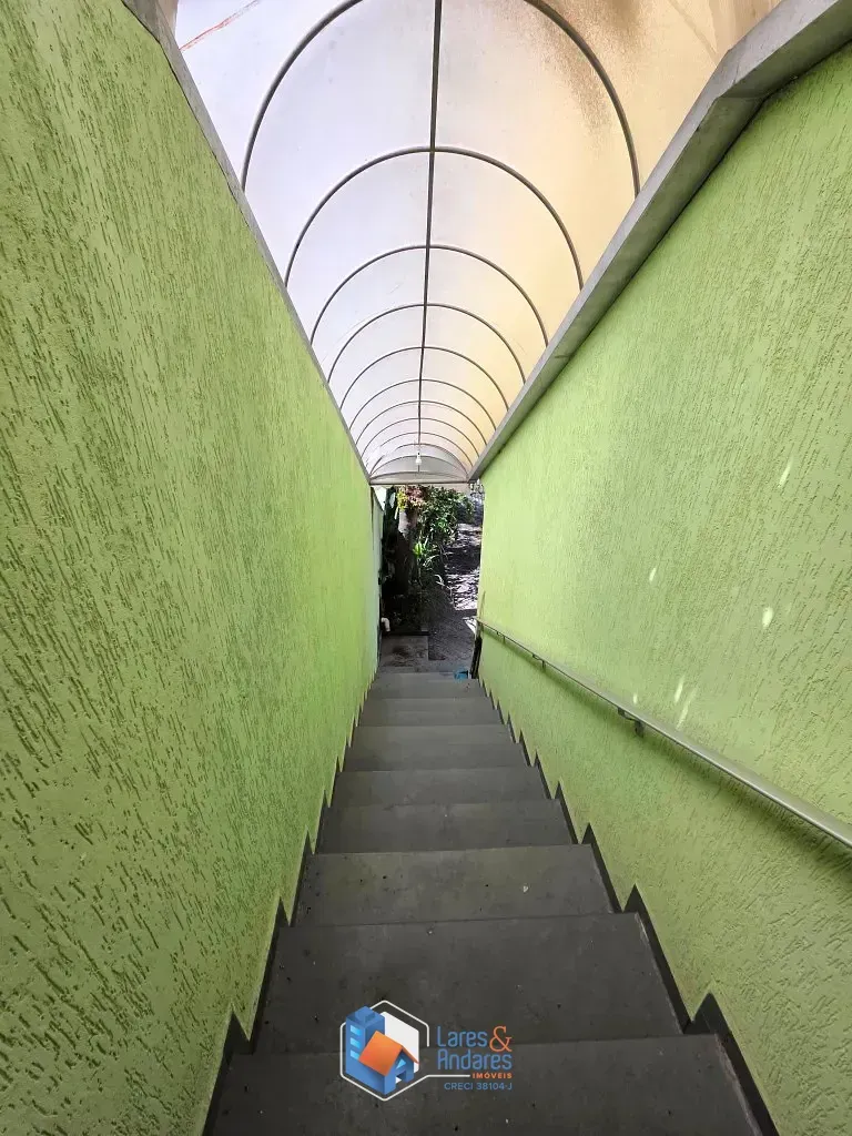 Imagem Casa para venda em Parque São Domingos com 3 quartos, sendo 3 suítes, 405m²
