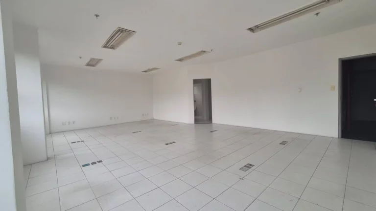 Imagem Sala Comercial e 2 banheiros à Venda, 73 m²-Centro