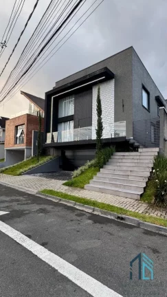 Imagem Casa em condomínio 100% Mobiliada, decorada, 04 quartos c/suítes, no Abranches em Curitiba PR