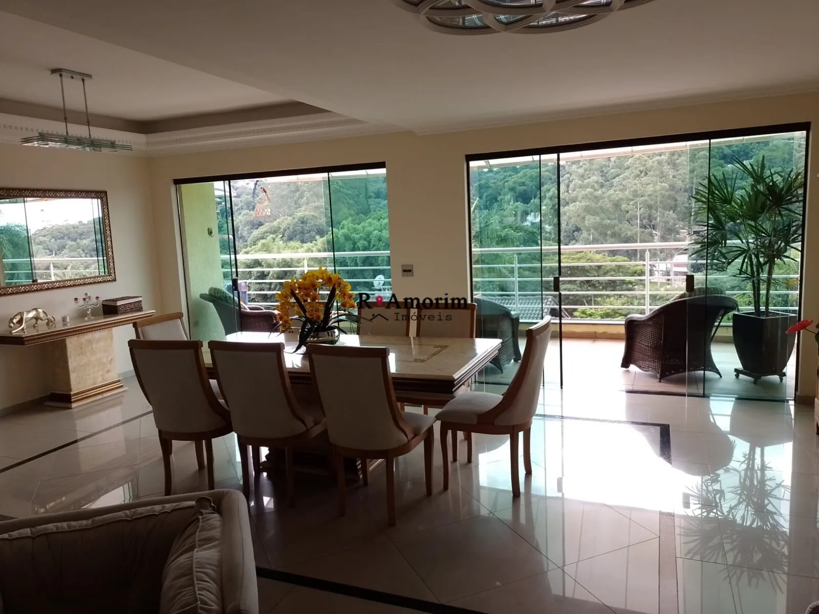Imagem São Fernando Residência - Casa com piscina a venda no Condomínio São Fernando Residência em Barueri/SP