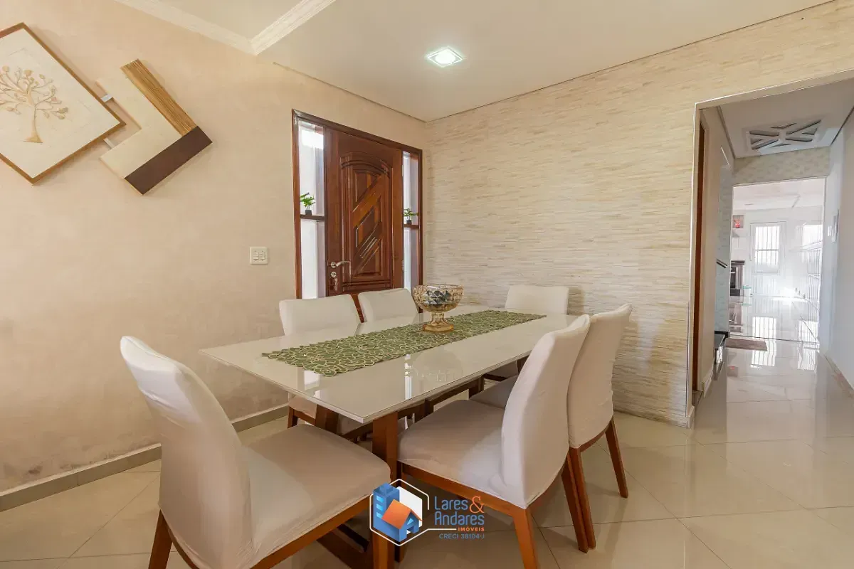 Imagem Sobrado para venda em Vila Mangalot com 4 quartos, sendo 2 suítes, 414m²