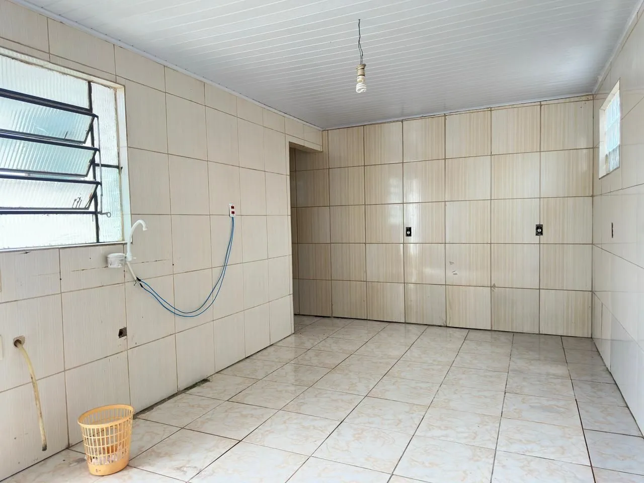 Imagem Casa com 3 dormitórios e edicula para venda e locação no bairro Belém Novo