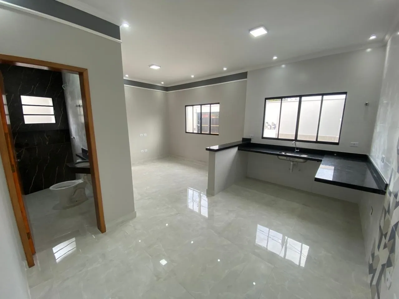Imagem Casa para Venda em Mongaguá, Agenor de Campos, 2 dormitórios, 1 suíte, 1 banheiro, 2 vagas