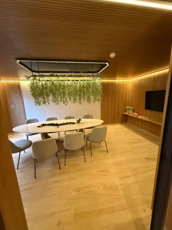 Imagem Flat beira-mar no Bessa com vista definitiva para o mar, rooftop com piscina e estrutura completa. Ideal para investir ou morar.