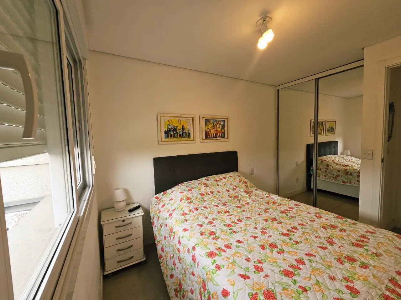Imagem Apartamento mobiliado, 2 dormitórios, com vaga escriturada - Cidade Baixa