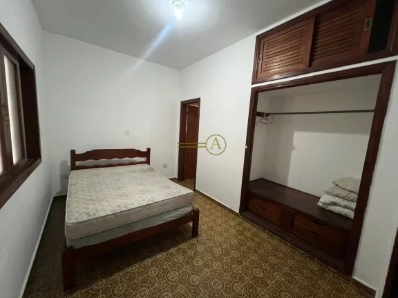 Imagem Casa a venda 5 lotes no Centro de Peruíbe 100 metros da praia em Peruíbe