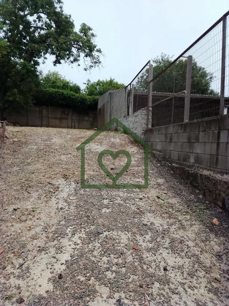 Imagem Oportunidade única! Este terreno de 300m², com 10 metros de frente e 30 metros de fundos, está si...