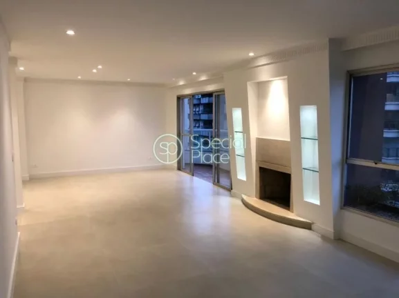 Apartamento charmoso, muito claro e arejado. Sala espaçosa com terraço e lareira; escritório e sa...