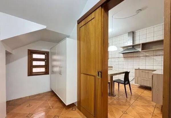 Imagem casa sobrado na Medianeira com 4 dormitórios