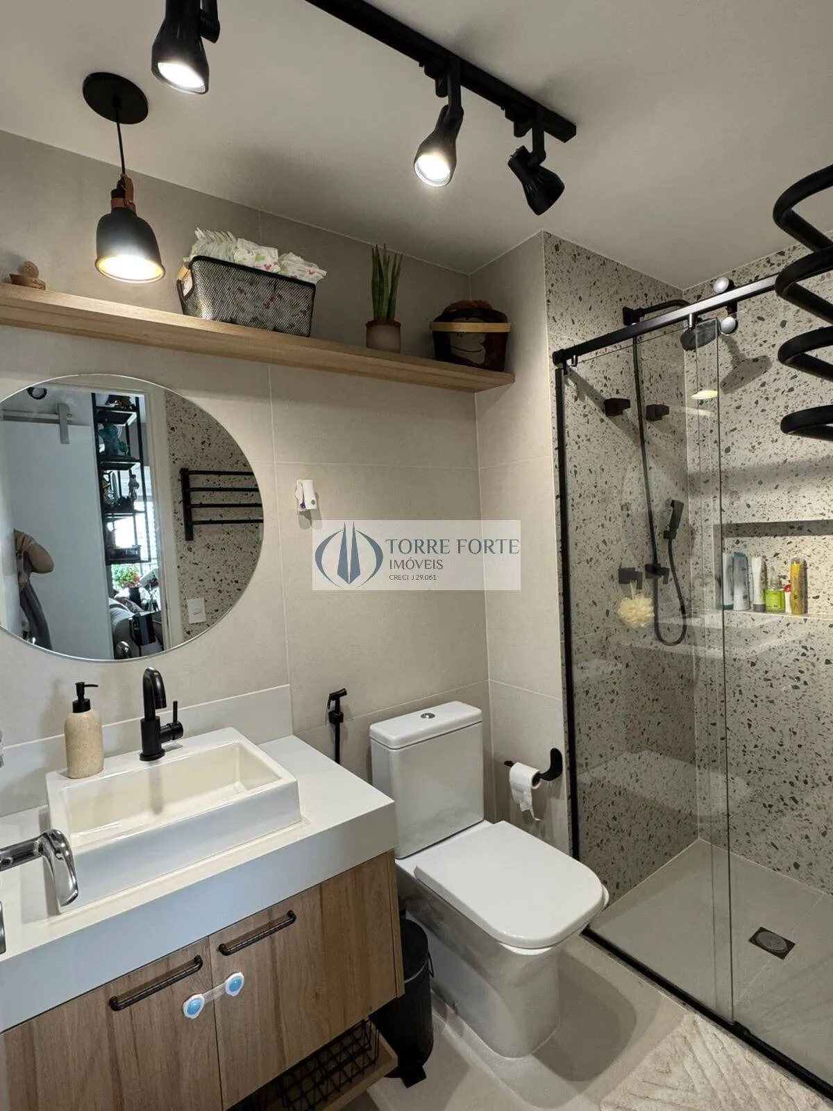 Imagem Excelente apartamento com 79 m², 2 dormitórios, mobiliado, a 450 m do metrô