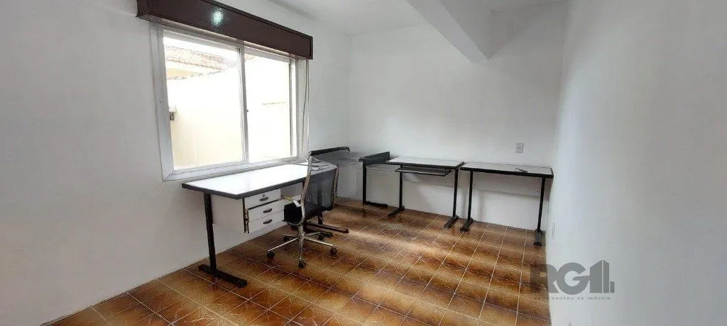 Imagem Casa com 3 dormitórios no bairro Sarandi