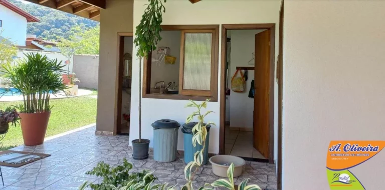 Imagem Linda Casa em Condomínio Fechado