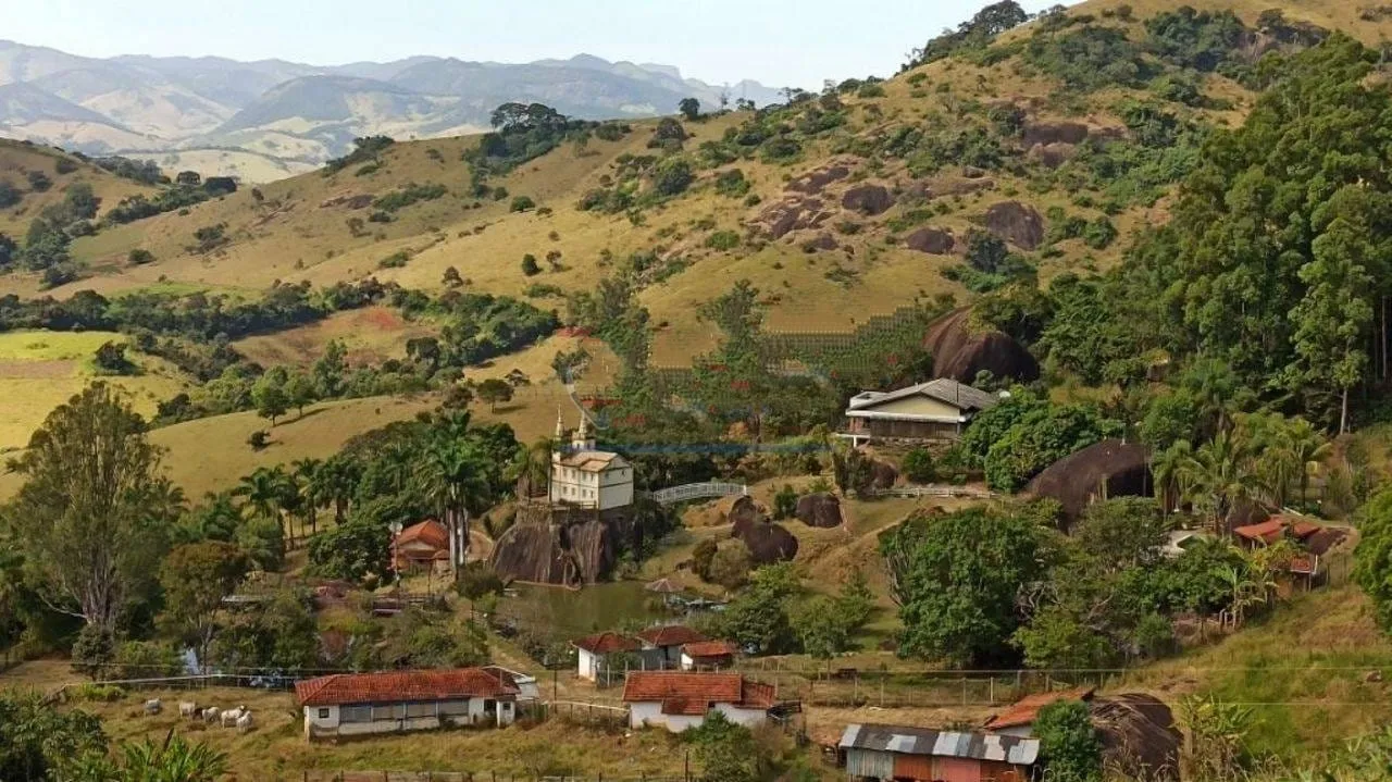 Foto do imóvel Chácara à venda 3 Quartos, 3 Suites, 4 Vagas, 290400M², Zona Rural, Paraisópolis - MG
