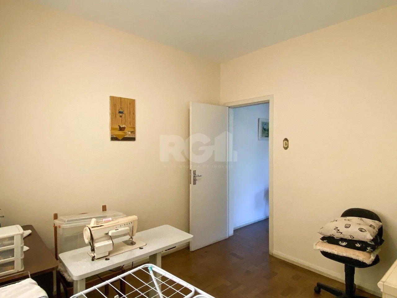 Imagem Casa com 4 dormitórios, no bairro Nossa Senhora das Graças em Canoas/RS
