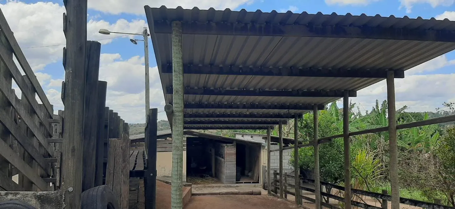 Imagem Vendo excelente fazenda localizada no município de Itaúna/MG, com área total de 94 hectares