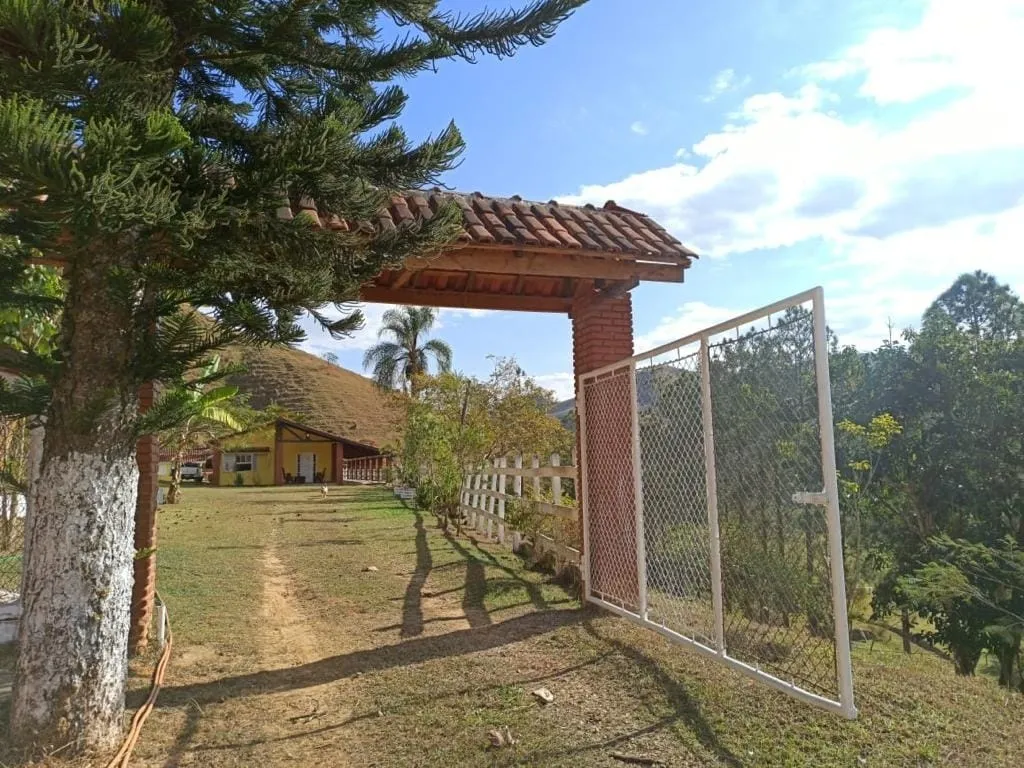 Imagem Chácara à venda 3 Quartos, 1 Suite, 108000M², Zona Rural, São José dos Campos - SP