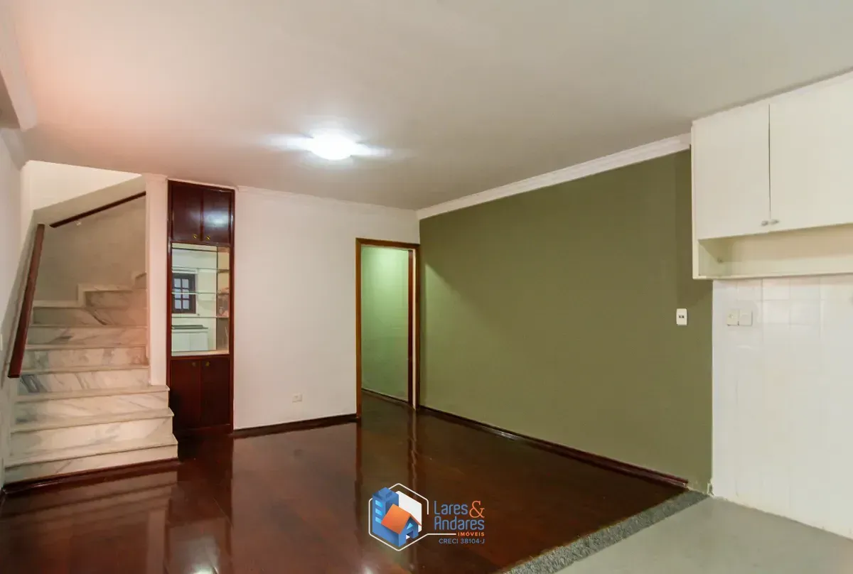 Imagem Sobrado para venda em Jardim das Vertentes com 4 quartos, 175m²