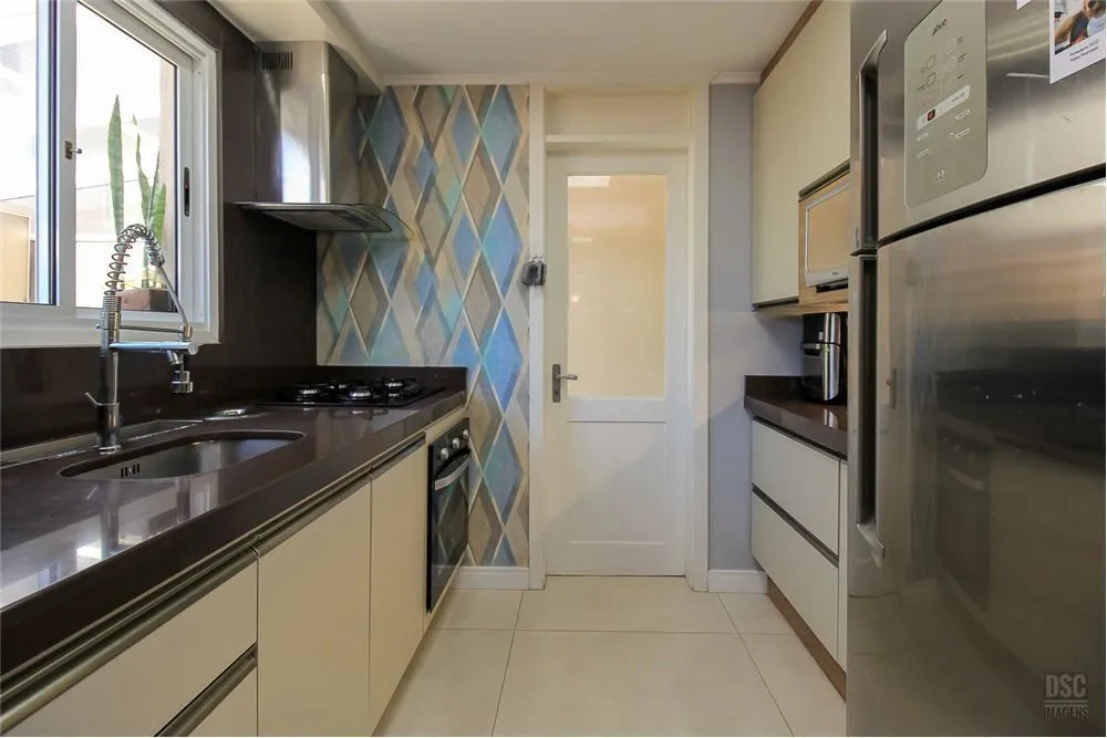 Imagem Casa em condomínio com 3 dormitórios e pátio - São Sebastião
