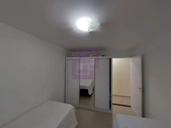 Imagem Praia da pitangueiras, vista para o Mar apartamento todo reformado , pé na areia .