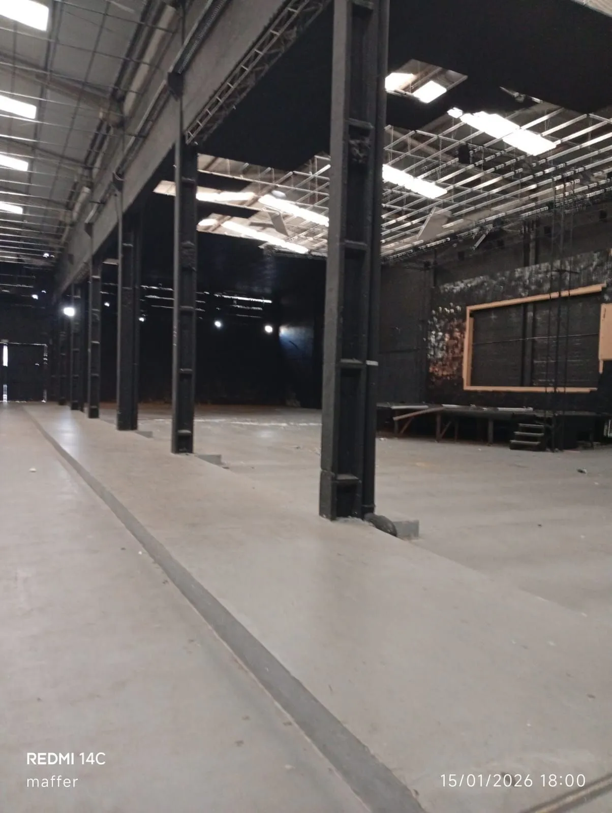 Imagem MÁFFER IMÓVEIS ALUGA - PAVILHÃO INDUSTRIAL / LOGÍSTICO Av. das Indústrias, nº 1320 - Porto Alegre/RS • Área construída total: 4.000 m² • Pé-direito alto - ideal para logística, armazenagem e operações industriais