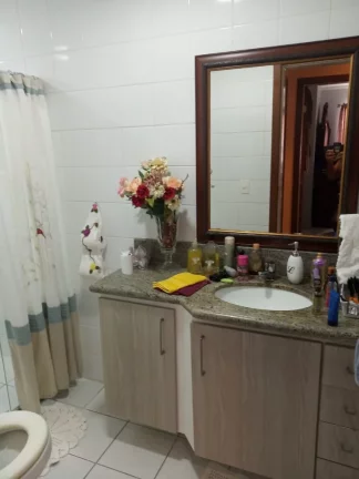 Imagem Condominio De Frente Para Mar Com Apartamento Primeiro Andar Com Vista Lateral