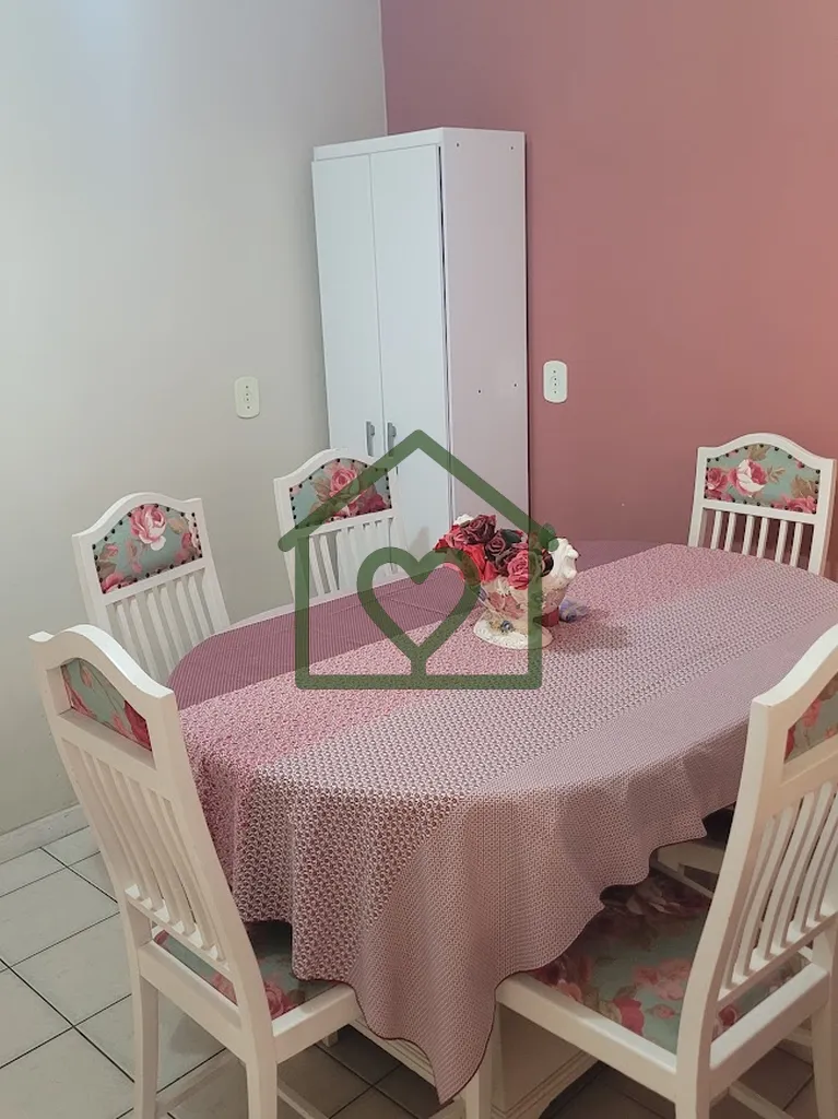 Imagem Casa Aconchegante em Condomínio Fechado 133m² 2 Dormitórios + Sótão Se você procura segurança...