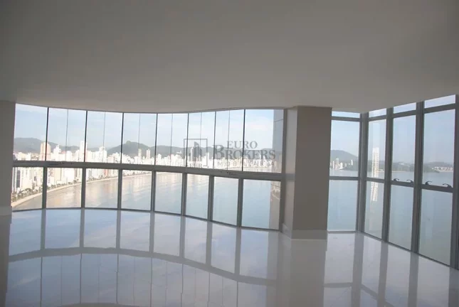 Imagem Cobertura duplex frente mar em Balneário Camboriú.