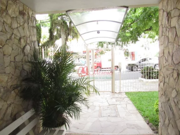 Imagem Apartamento com 2 dormitórios à venda, 70 m² por R$ 270.000,00 - Petrópolis - Porto Alegre/RS
